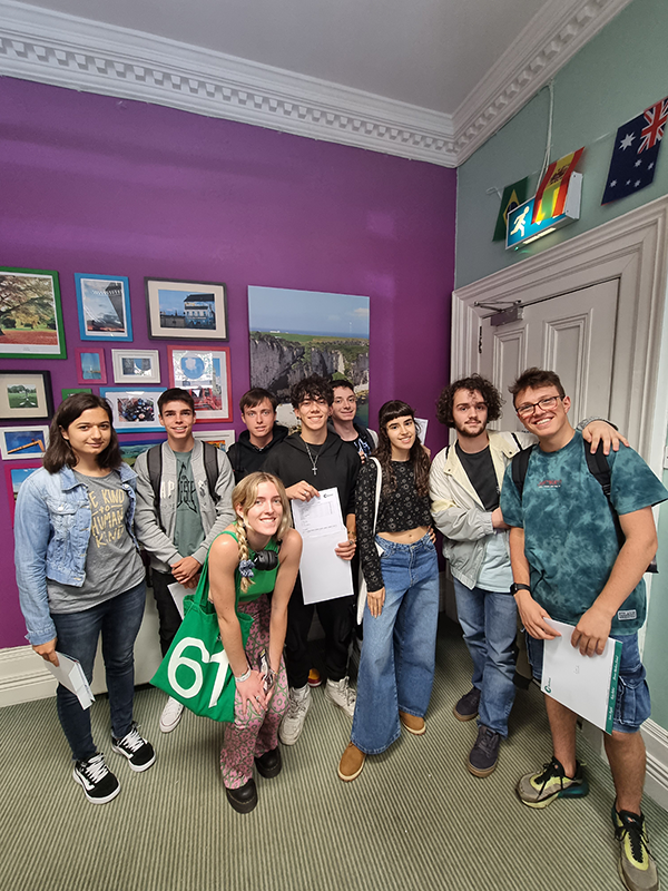 Why Belfast is an Exceptional Choice for Learning English in Ireland